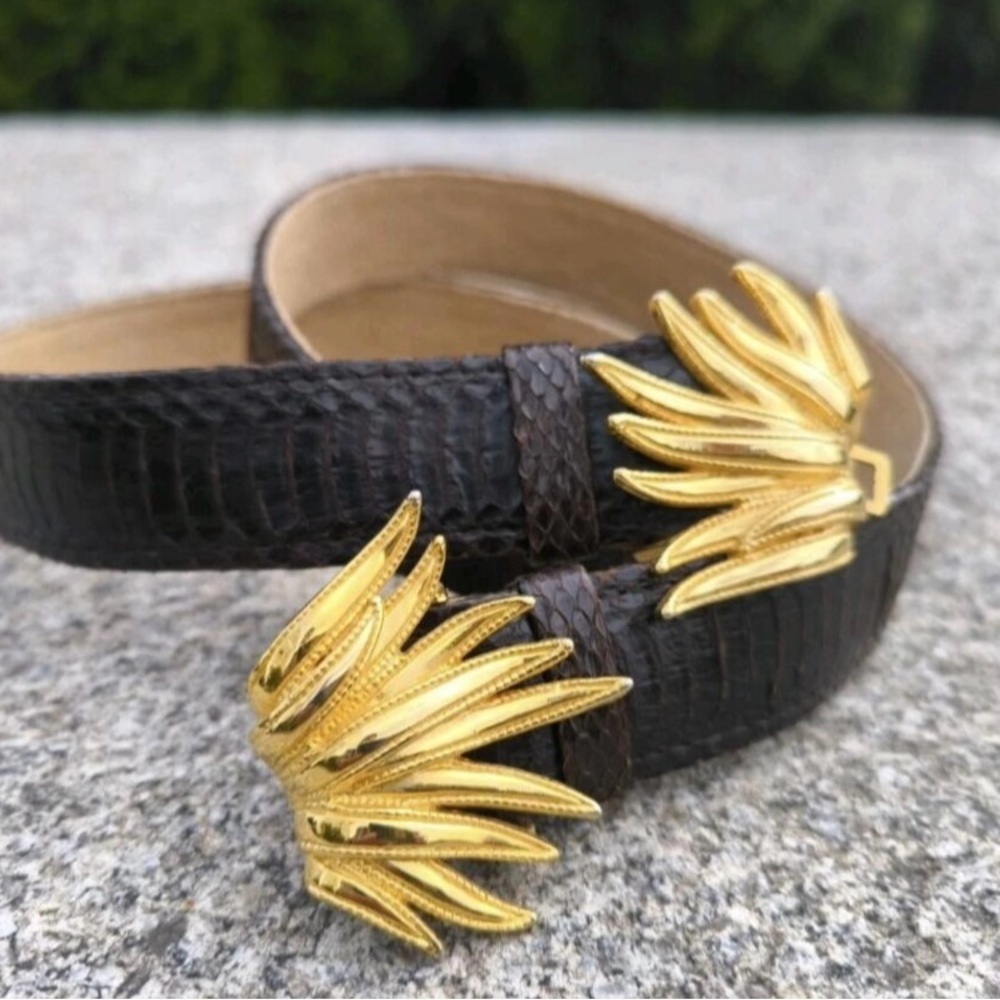 Vintage Women’s Gold Tone Leaves Buckle With Genuine Dark Brown Snake Skin Belt